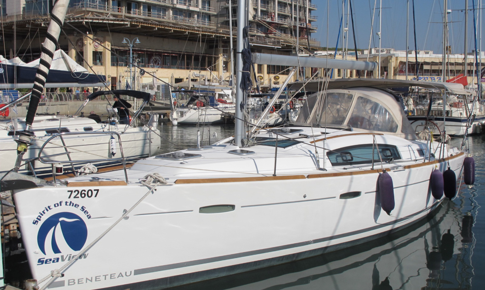 Beneteau_Oceanis_02